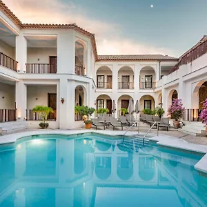 Nh Collection Amistad Otel